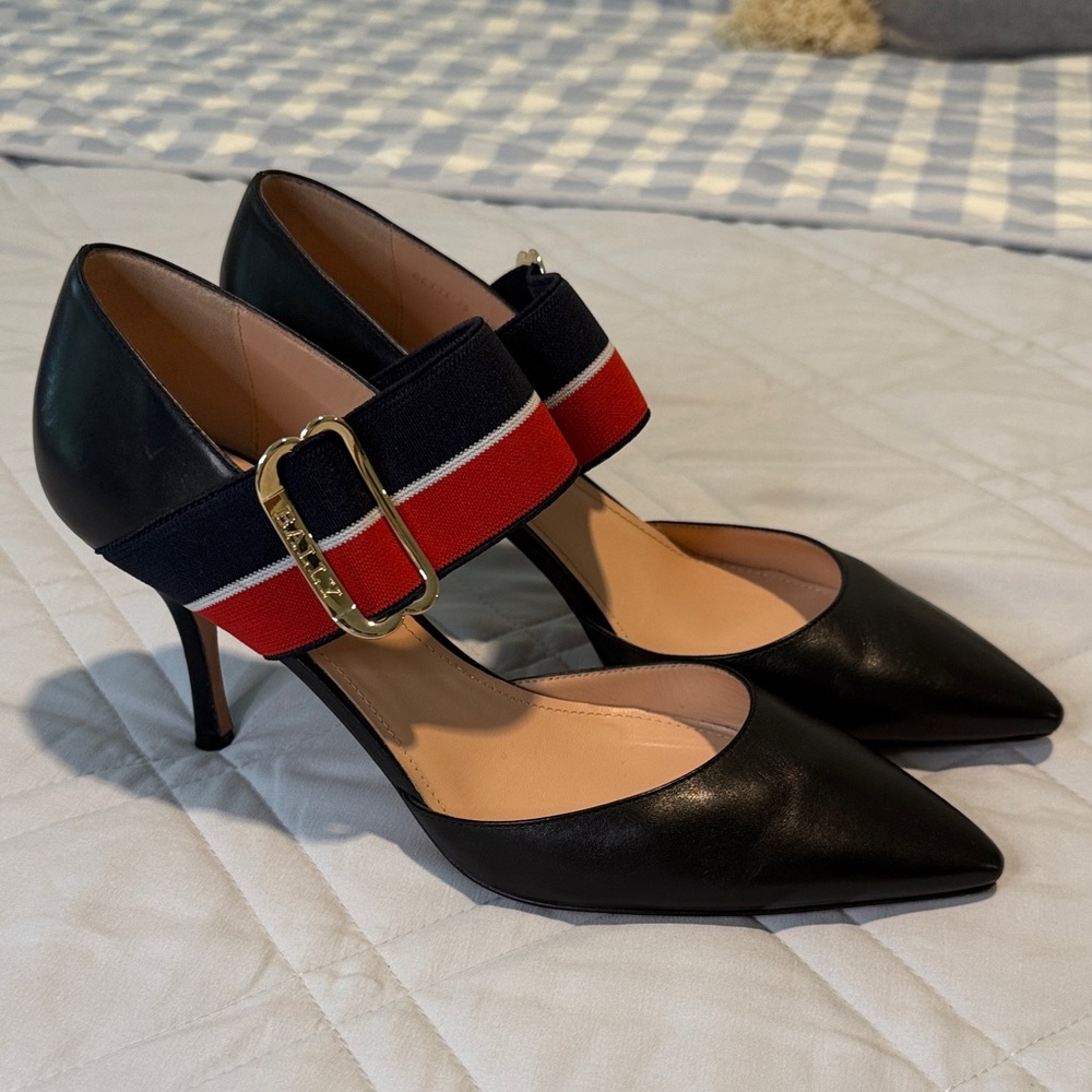 Bally navy, red and white heels. GORGEOUS!